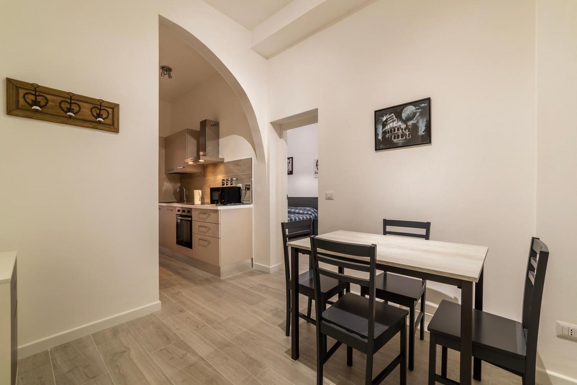 Terme Di Traiano Apartment - 10 Min Dal Colosseo โรม ภายนอก รูปภาพ